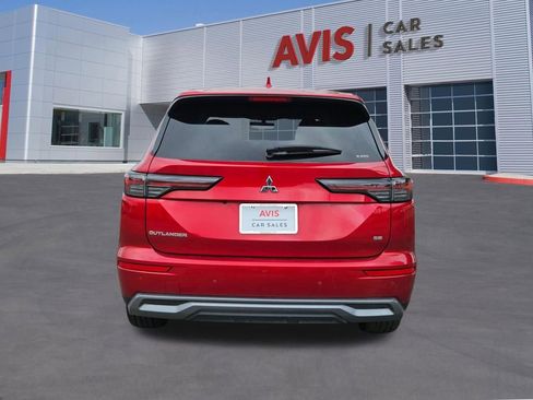 Used 2025 Mitsubishi Outlander SE AWD/4WD image 5