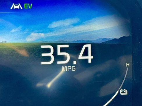 Used 2023 Kia Sorento SX Prestige w/ Panoramic Sunroof Package AWD/4WD image 20