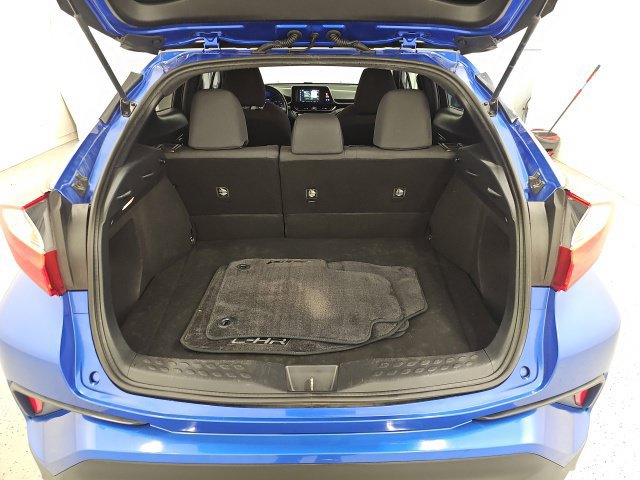 Used 2018 Toyota C-HR XLE FWD image 32