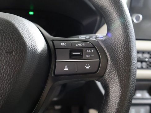 Certified 2026 Honda HR-V LX image 40