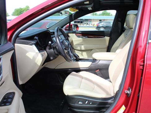 Used 2019 Cadillac XT5 Premium Luxury AWD/4WD image 9