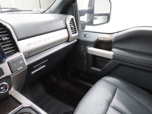Used 2022 Ford F350 Lariat w/ Tremor Off-Road Package image 23