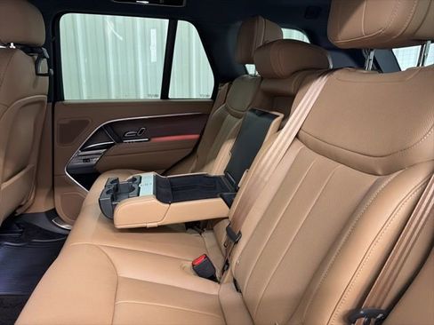Used 2026 Land Rover Range Rover SE AWD/4WD image 13