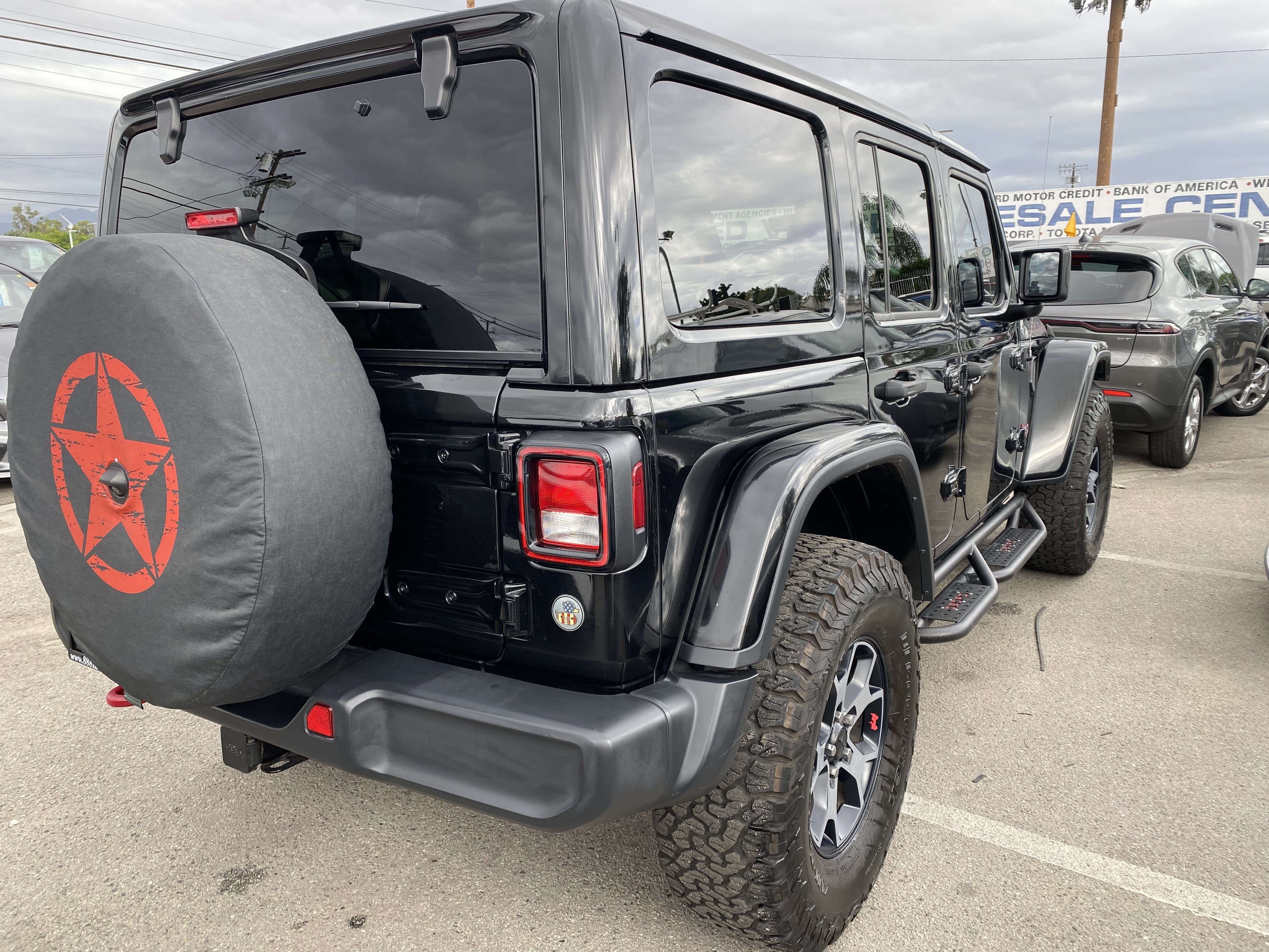 Used 2018 Jeep Wrangler Unlimited Rubicon AWD/4WD image 14