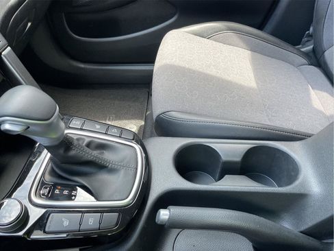 Used 2024 Kia Seltos S AWD/4WD image 30