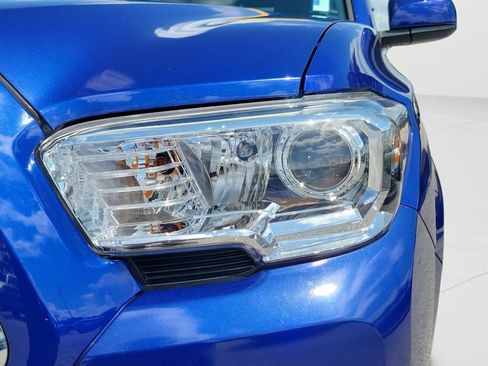 Certified 2022 Toyota Tacoma SR5 RWD image 23