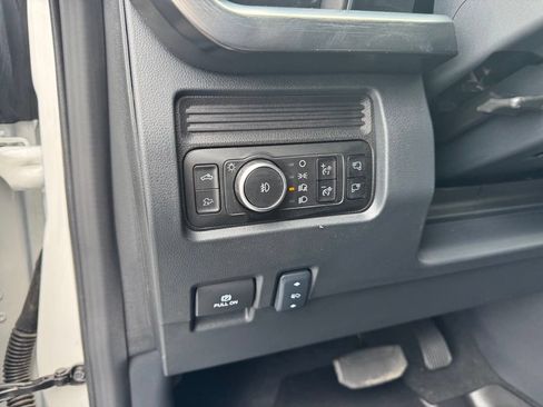Used 2026 Ford F350 Lariat w/ Lariat Premium Package AWD/4WD image 4