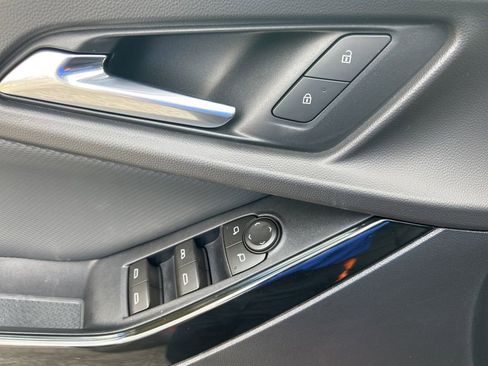 New 2026 Chevrolet Equinox LT w/ Convenience Package II AWD/4WD image 30