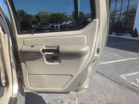 Used 2003 Ford Explorer Sport Trac XLS RWD image 29