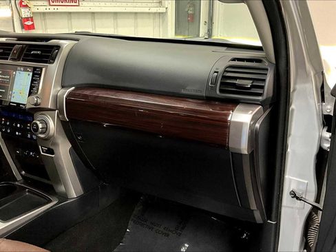 Used 2023 Toyota 4Runner Limited image 19