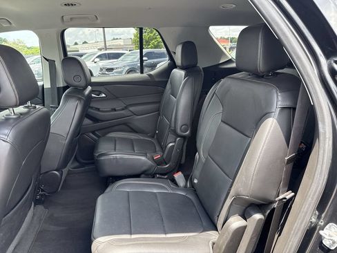 Used 2019 Chevrolet Traverse LT w/ LT Premium Package AWD/4WD image 13