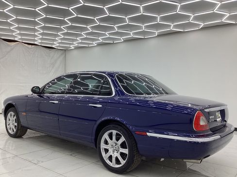 Used 2004 Jaguar XJ8 image 11