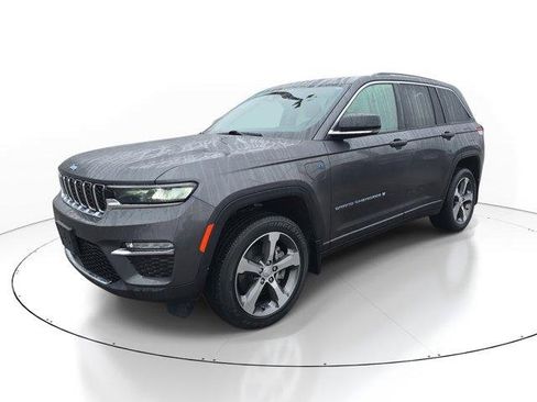 Used 2022 Jeep Grand Cherokee Limited 4xe w/ MOPAR Finishing Package image 2