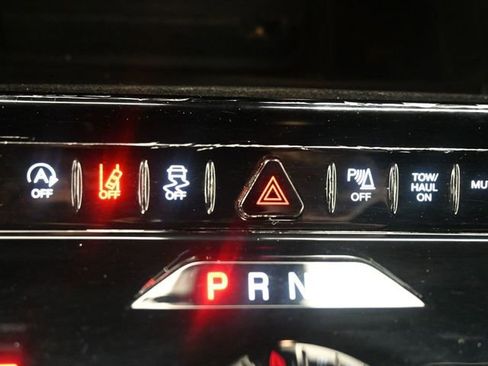 Used 2024 Jeep Wagoneer L Series II w/ Flexible Seating Group image 23