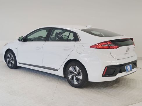 Used 2019 Hyundai Ioniq SEL image 3