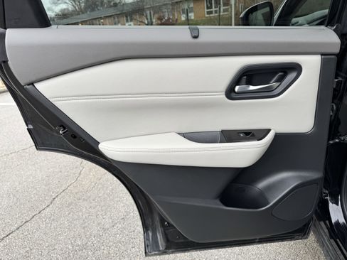 Used 2023 Nissan Rogue SV w/ SV Premium B Package image 30