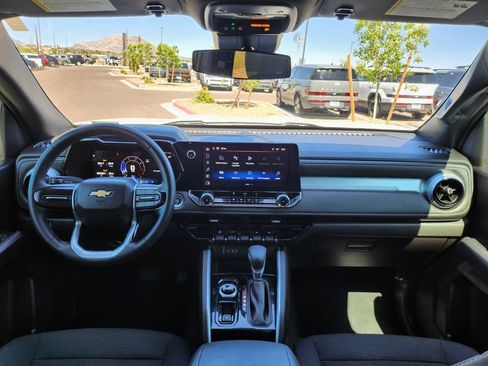 Used 2024 Chevrolet Colorado LT AWD/4WD image 16