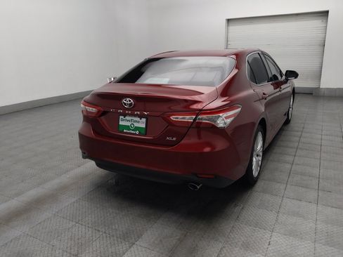 Used 2018 Toyota Camry XLE FWD image 9