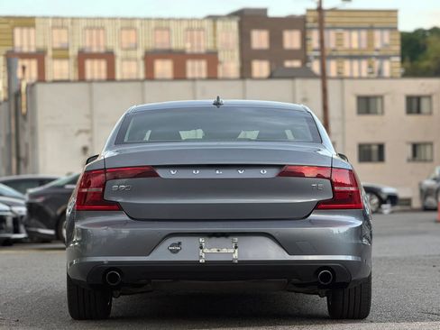 Used 2018 Volvo S90 T5 Momentum w/ Convenience Package FWD image 6