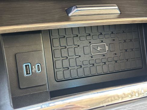 Used 2024 Ford Expedition Max Limited image 27