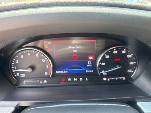 Used 2022 Ford Explorer XLT w/ Equipment Group 202A RWD image 12