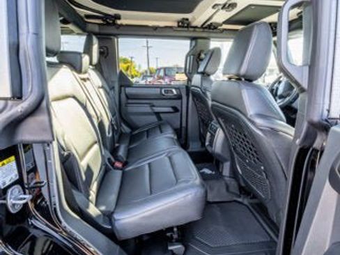 New 2025 Ford Bronco Badlands image 13