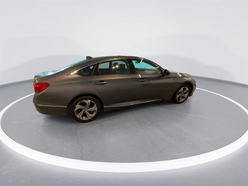 Used 2018 Honda Accord EX-L image 7