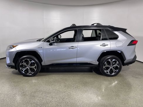 Certified 2021 Toyota RAV4 XSE w/ Weather Package AWD/4WD image 6