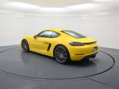 Used 2025 Porsche 718 Cayman image 3