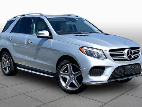 Used 2017 Mercedes-Benz GLE 400 4MATIC image 3