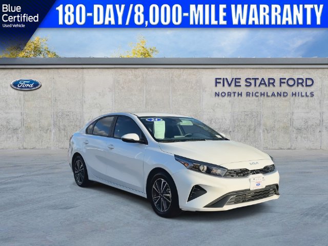 Used 2024 Kia Forte LXS w/ LXS Technology Package FWD image 2
