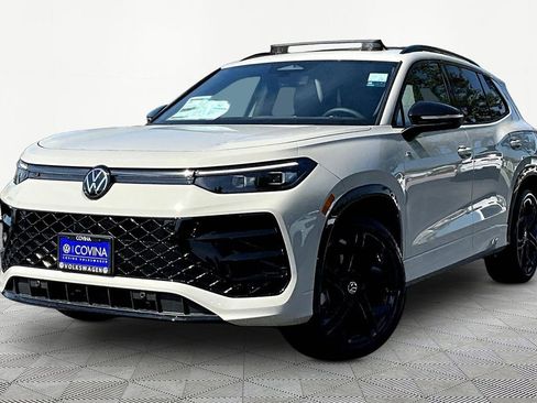 New 2026 Volkswagen Tiguan SE R-Line image 3