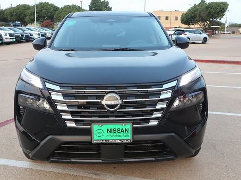 New 2026 Nissan Rogue SV image 4