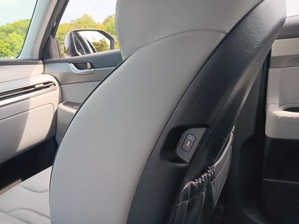 Used 2023 Hyundai Palisade SEL AWD/4WD image 13