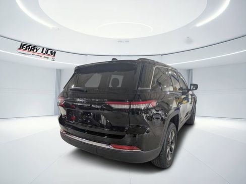 Used 2024 Jeep Grand Cherokee Limited 4xe image 3