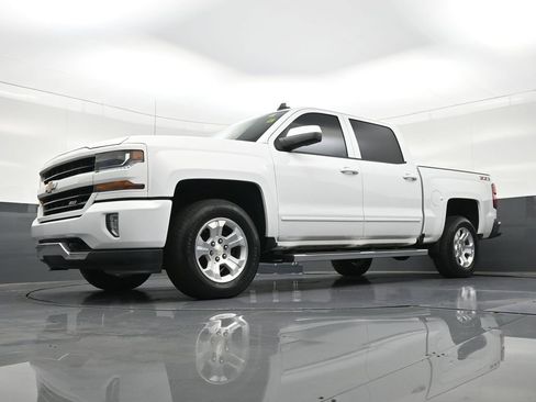 Used 2018 Chevrolet Silverado 1500 LT w/ All Star Edition image 23
