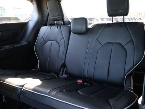 New 2026 Chrysler Pacifica Limited w/ Uconnect Theater Family Group FWD image 11