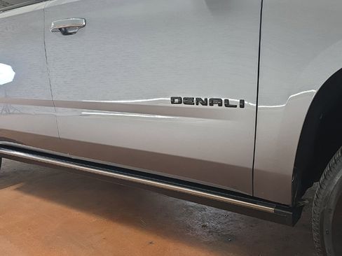 Used 2019 GMC Yukon XL Denali w/ Denali Ultimate Package image 9