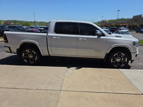 Used 2022 RAM 1500 Limited w/ Body-Colour Bumper Group AWD/4WD image 2