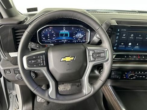 Used 2025 Chevrolet Silverado 2500 LT w/ Z71 Chrome Sport Edition image 19