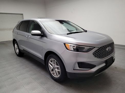 Used 2024 Ford Edge SEL image 13