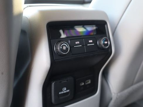 Used 2023 GMC Acadia SLT image 24