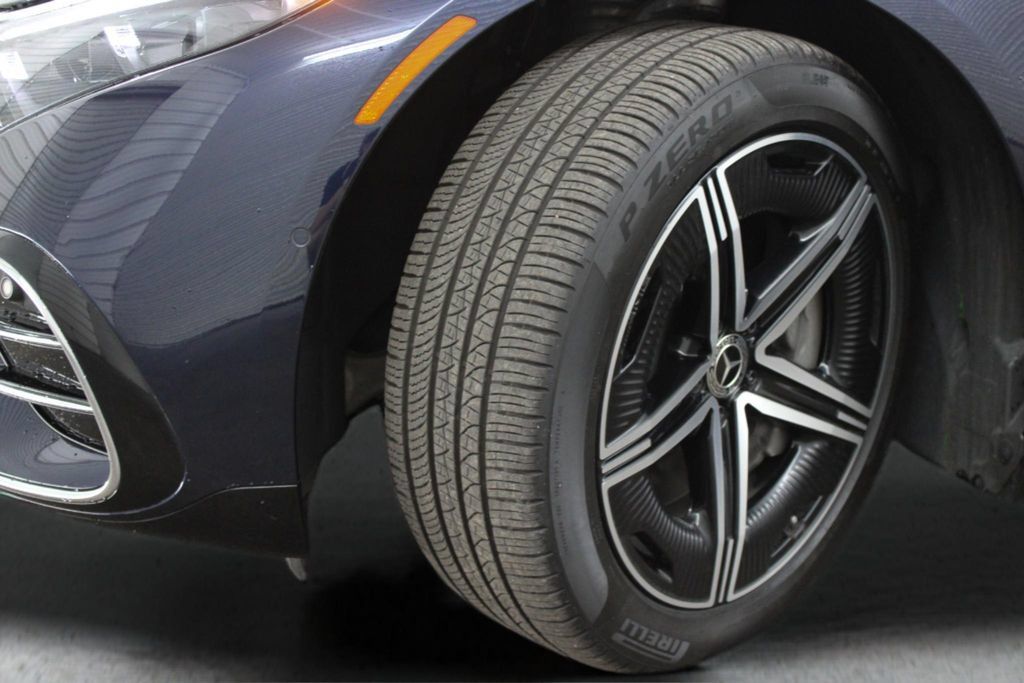 Used 2023 Mercedes-Benz EQS 580 4MATIC Sedan image 41
