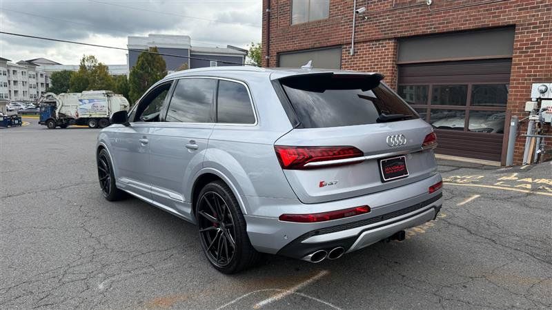 Used 2022 Audi SQ7 Premium Plus w/ SQ7 Executive Package AWD/4WD image 19