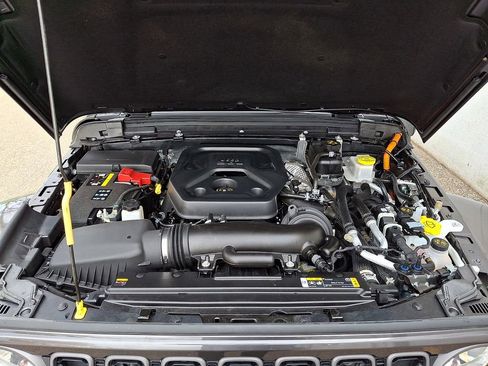 Used 2024 Jeep Wrangler Unlimited w/ Convenience Group image 29