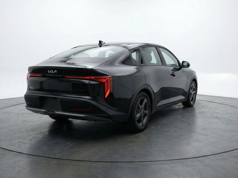 Used 2025 Kia K4 LXS image 9