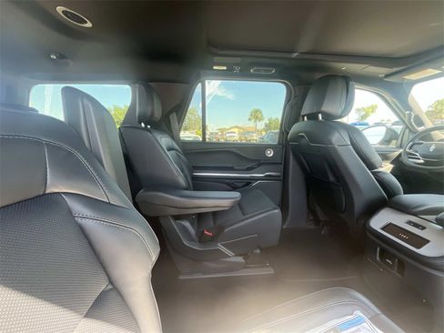 New 2025 Lincoln Navigator Reserve w/ Jet Appearance Package image 17