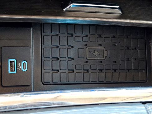 Used 2024 Ford Expedition Limited image 21