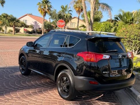 Used 2015 Toyota RAV4 LE FWD image 32