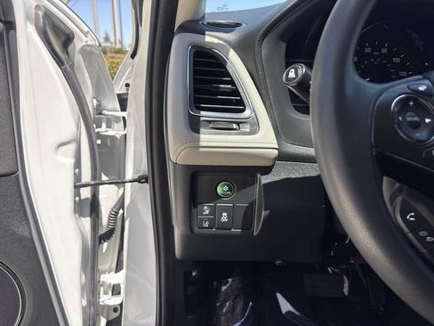 Used 2019 Honda HR-V EX image 21